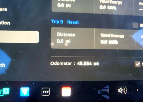2020 Tesla Model 3 z USA, uszkodzony, nr VIN 5YJ3E1EB2LF663607